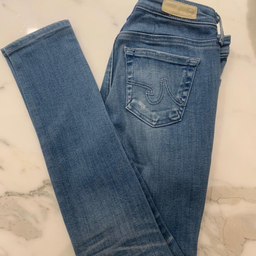 Adriano Goldschmied Mid rise skinny jeans. Light wash